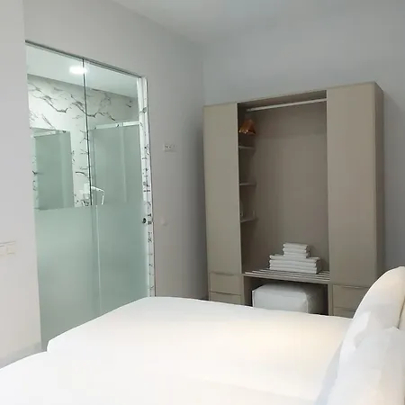 Feelathome Rivero * Sevilla